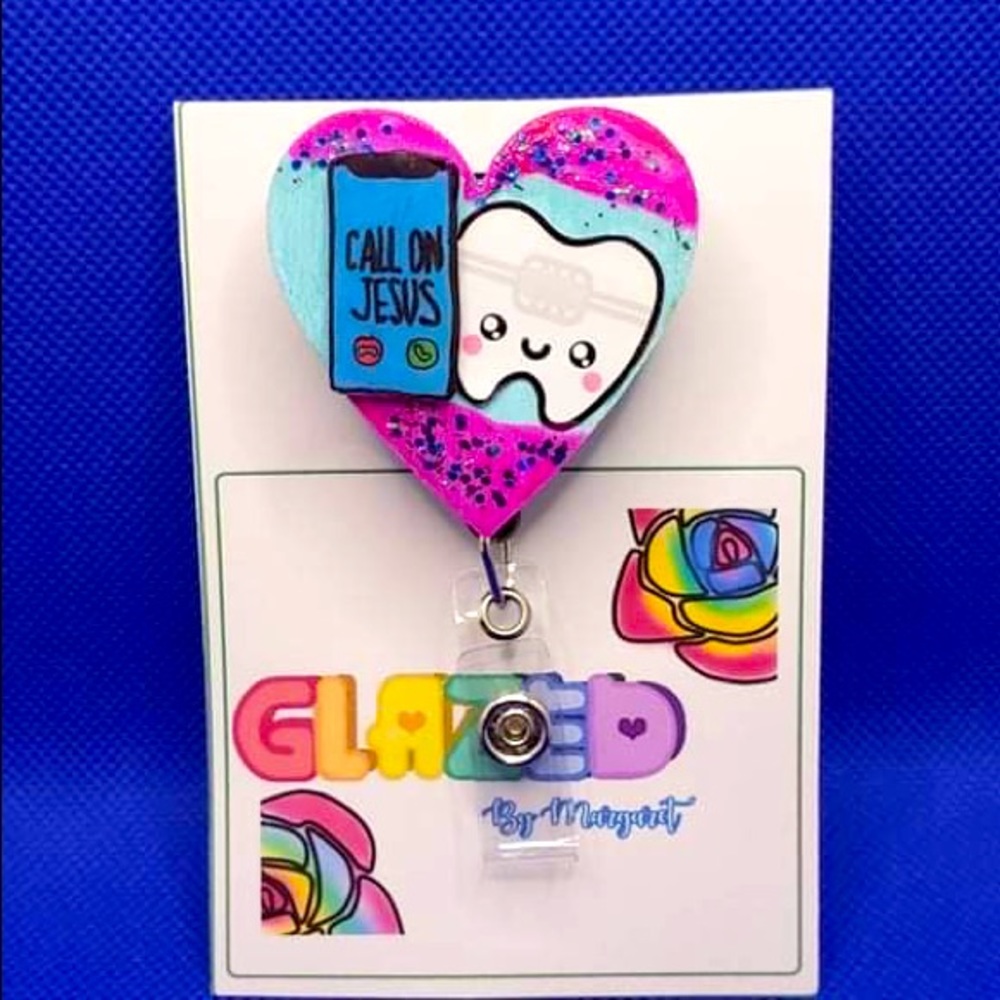 🆕Badge Reel FLATBACK 🛍🤩Free Shipping ✈️💌for bundle of 3 items and up📦